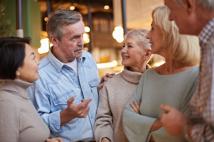 Menschen im gemeinsamen Gespräch